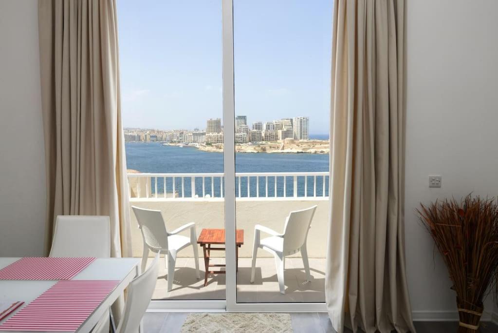 Vallettastay - Harbor View Gem- Sea View 1 Bed Apt Exteriör bild